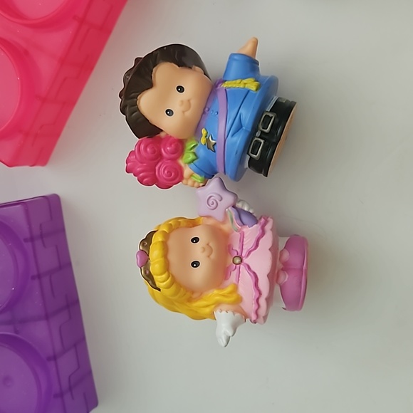 Little people princess carriage with building blocks. - Picture 5 of 12